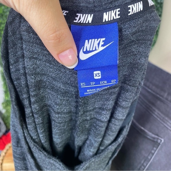 Nike work out  top EUC - Picture 6 of 13